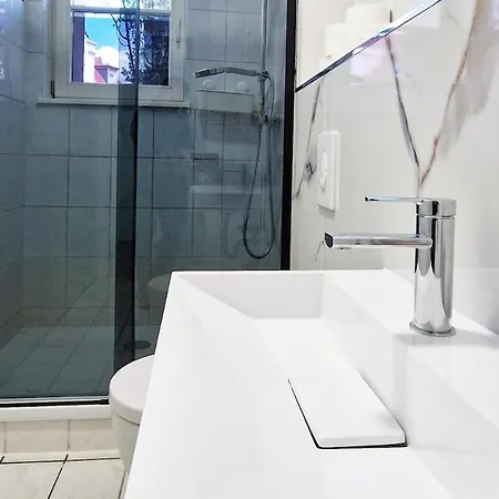 Modernes In Leipzig, 4 Personen, Selbst-check-in Λειψία