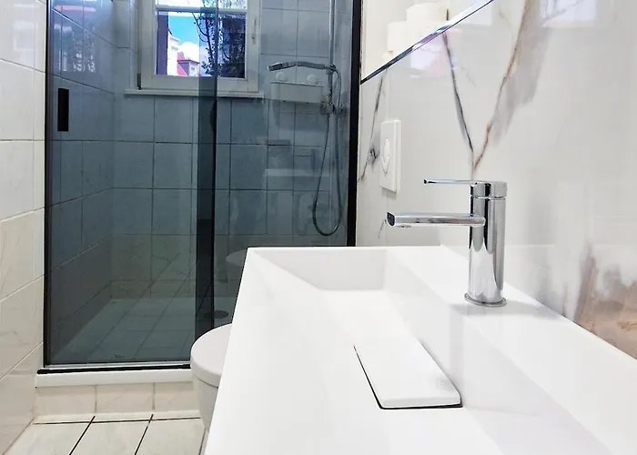 Modernes In Leipzig, 4 Personen, Selbst-check-in Лейпциг