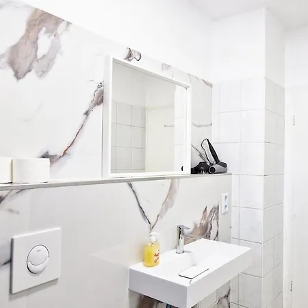 Modernes In Leipzig, 4 Personen, Selbst-check-in *